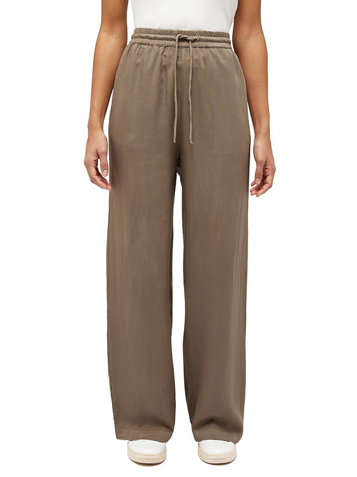 Тканевые брюки Mustang, светло-коричневый 
Тканевые брюки Mustang, светло-коричневый