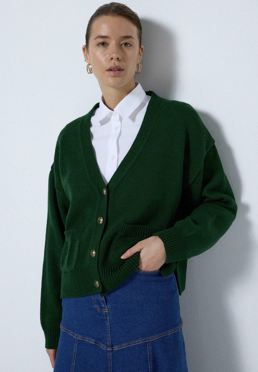 Кардиган Touché Privé WITH BUTTON POCKET, Green
Кардиган Touché Privé WITH BUTTON POCKET, Green