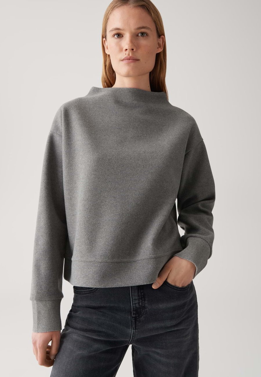 Толстовка OPUS LOOSE FIT, Easy Grey/Grey
Толстовка OPUS LOOSE FIT, Easy Grey/Grey