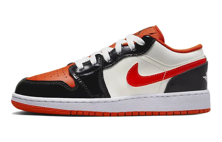 Jordan 1 Low Halloween (2023) (GS)
Jordan 1 Low Halloween (2023) (GS)