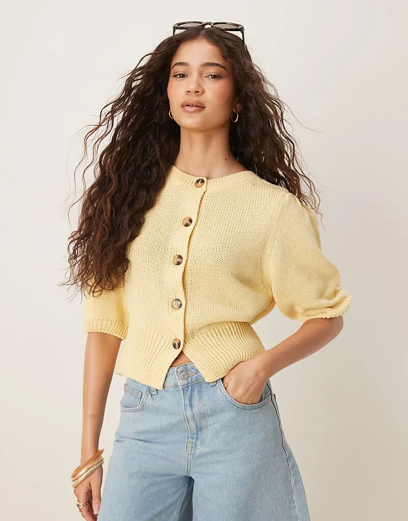 Кардиган ASOS DESIGN с круглым вырезом и рукавами-буфами цвета пахты
Кардиган ASOS DESIGN с круглым вырезом и рукавами-буфами цвета пахты