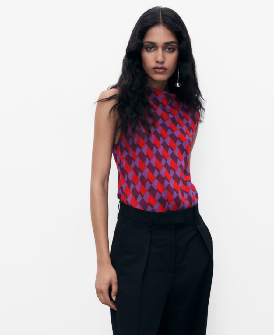 Женская блузка с драпированным воротником и принтом MANGO, Violet
Женская блузка с драпированным воротником и принтом MANGO, Violet