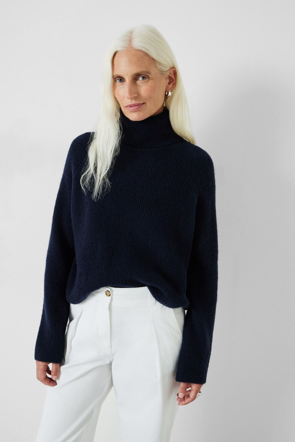 Свитер спицами Авен с рукавами реглан и водолазкой Hush, синий
Свитер спицами Авен с рукавами реглан и водолазкой Hush, синий