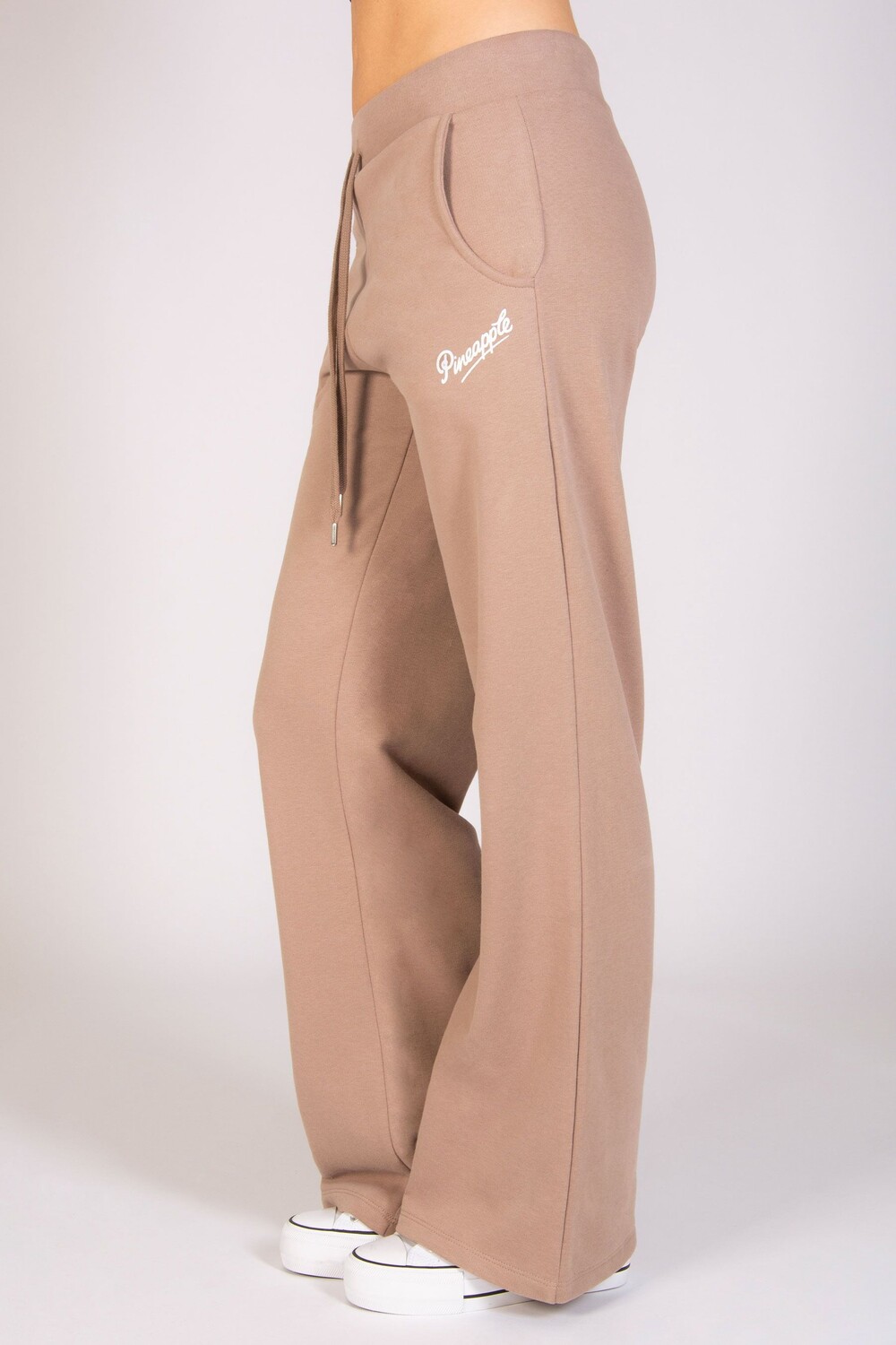 Широкие женские джоггеры Essential Pineapple, коричневый
Широкие женские джоггеры Essential Pineapple, коричневый