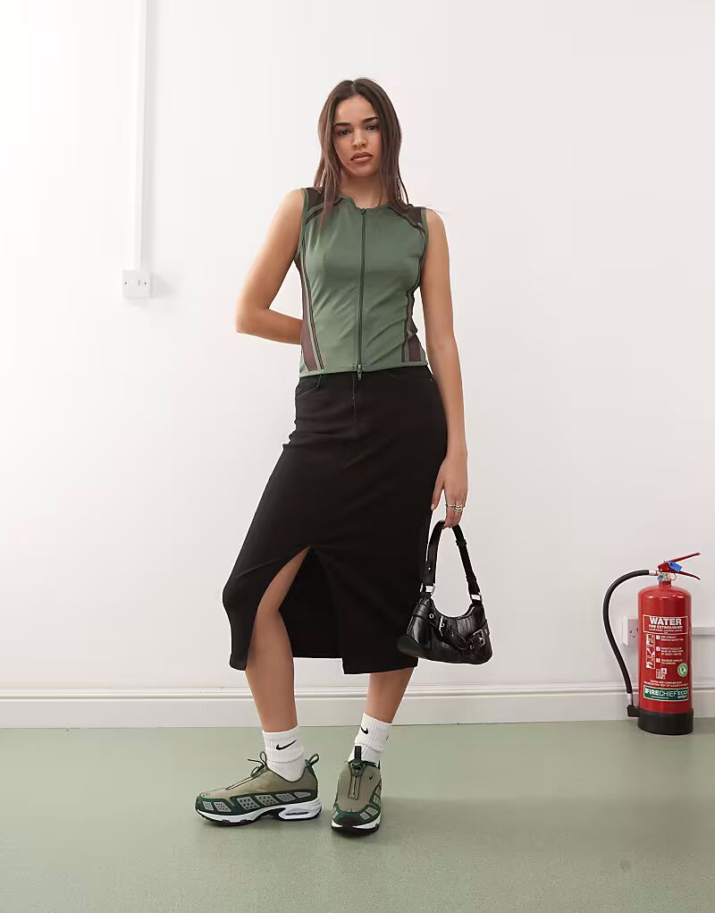 Джинсовая юбка-миди Noisy May черного цвета
Джинсовая юбка-миди Noisy May черного цвета