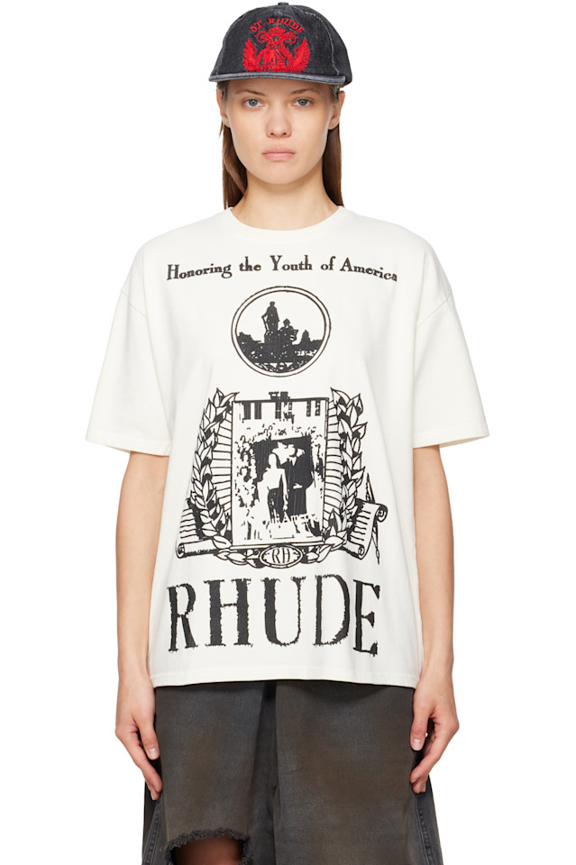 Rhude Белая футболка с надписью «Молодежь Америки»
Rhude Белая футболка с надписью «Молодежь Америки»
