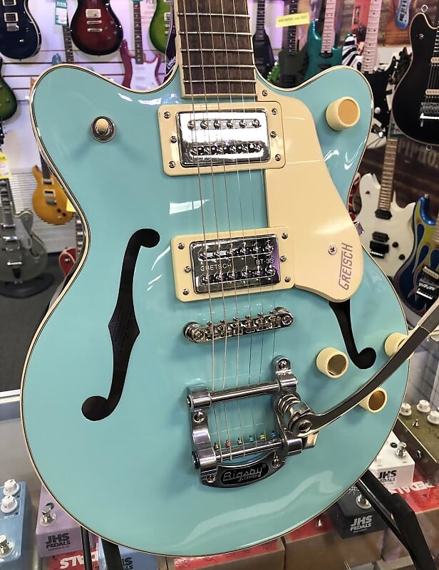 Электрогитара Gretsch G2655T Streamliner Center Block Jr. Double-Cut with Bigsby, Laurel Fingerboard, Tropico
Электрогитара Gretsch G2655T Streamliner Center Block Jr. Double-Cut with Bigsby, Laurel Fingerboard, Tropico