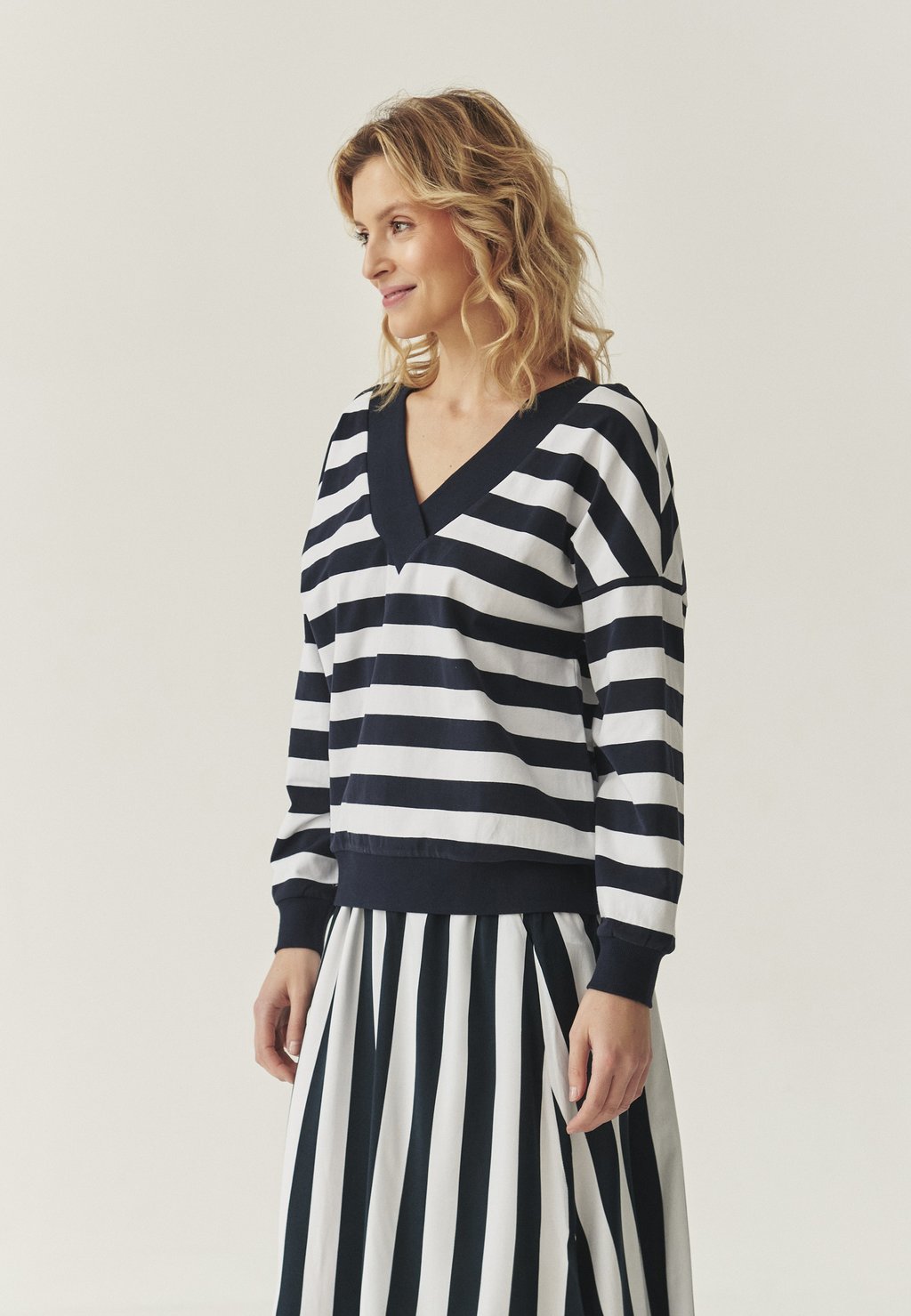 Толстовка NEKO TATUUM, темно-синий
Толстовка NEKO TATUUM, темно-синий