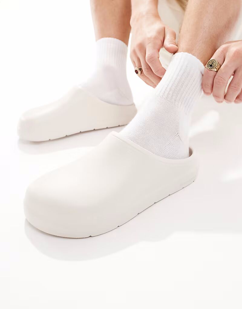 Jack & Jones - формованные мюли кремового цвета
Jack & Jones - формованные мюли кремового цвета