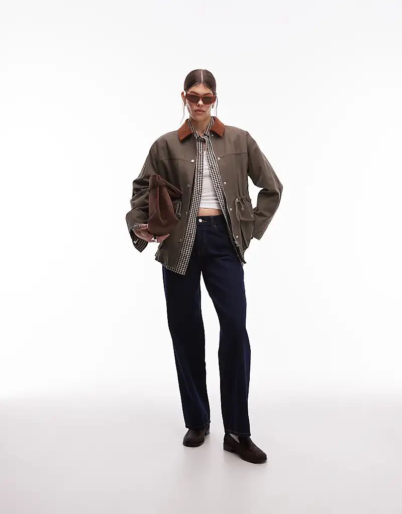 Крупногабаритная рабочая куртка Emory Park оливкового цвета на пуговицах
Крупногабаритная рабочая куртка Emory Park оливкового цвета на пуговицах