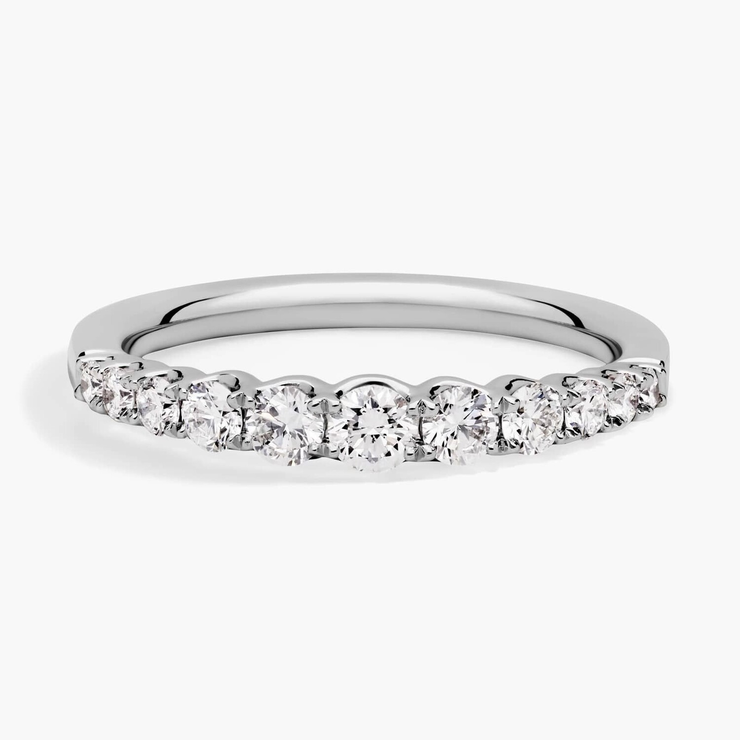 Кольцо на годовщину с бриллиантами Selene Graduated Diamond из платины (5/8 карата) Blue Nile
Кольцо на годовщину с бриллиантами Selene Graduated Diamond из платины (5/8 карата) Blue Nile