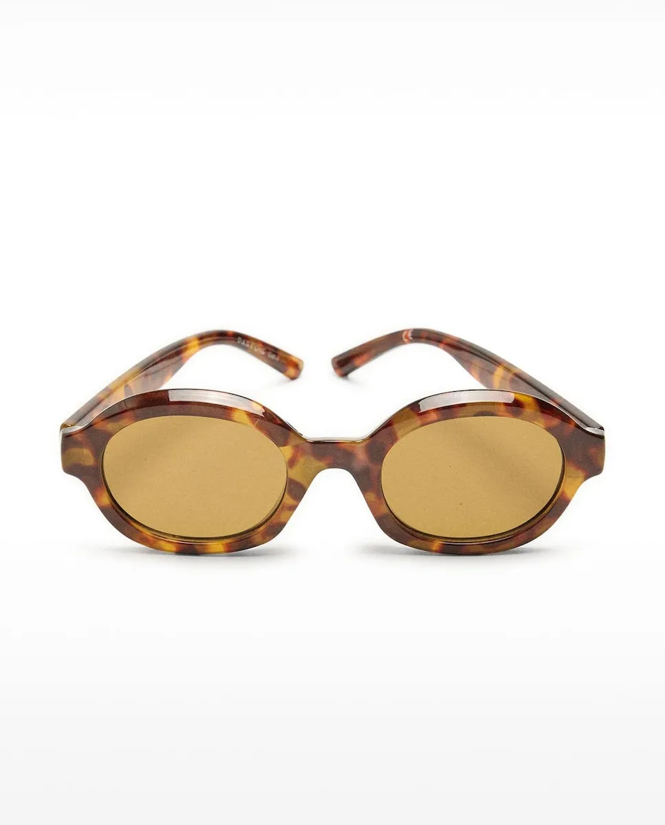 Женские солнцезащитные очки с защитой от ультрафиолета, овальной формы, коричневые с принтом под звериную шкуру Parfois, коричневый
Женские солнцезащитные очки с защитой от ультрафиолета, овальной формы, коричневые с принтом под звериную шкуру Parfois, коричневый