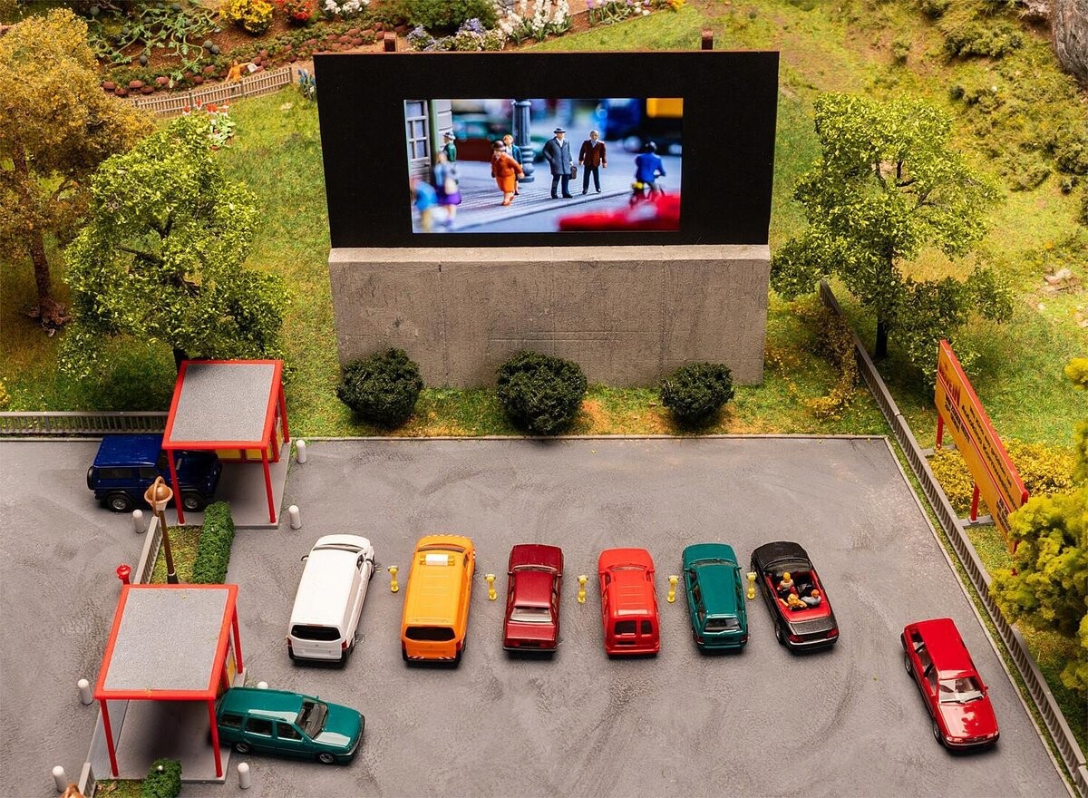 Drive In Cinema, Фаллер 130880 Faller
Drive In Cinema, Фаллер 130880 Faller