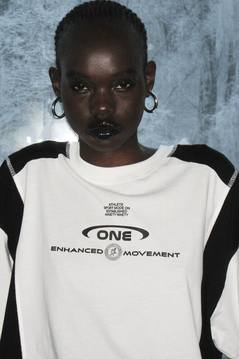 Футболка оверсайз с мотивом H&M, бежевый
Футболка оверсайз с мотивом H&M, бежевый