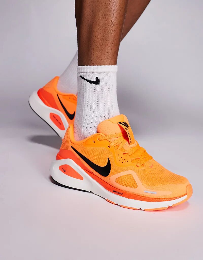 Кроссовки Nike Running Air Structure 26 оранжевого цвета
Кроссовки Nike Running Air Structure 26 оранжевого цвета