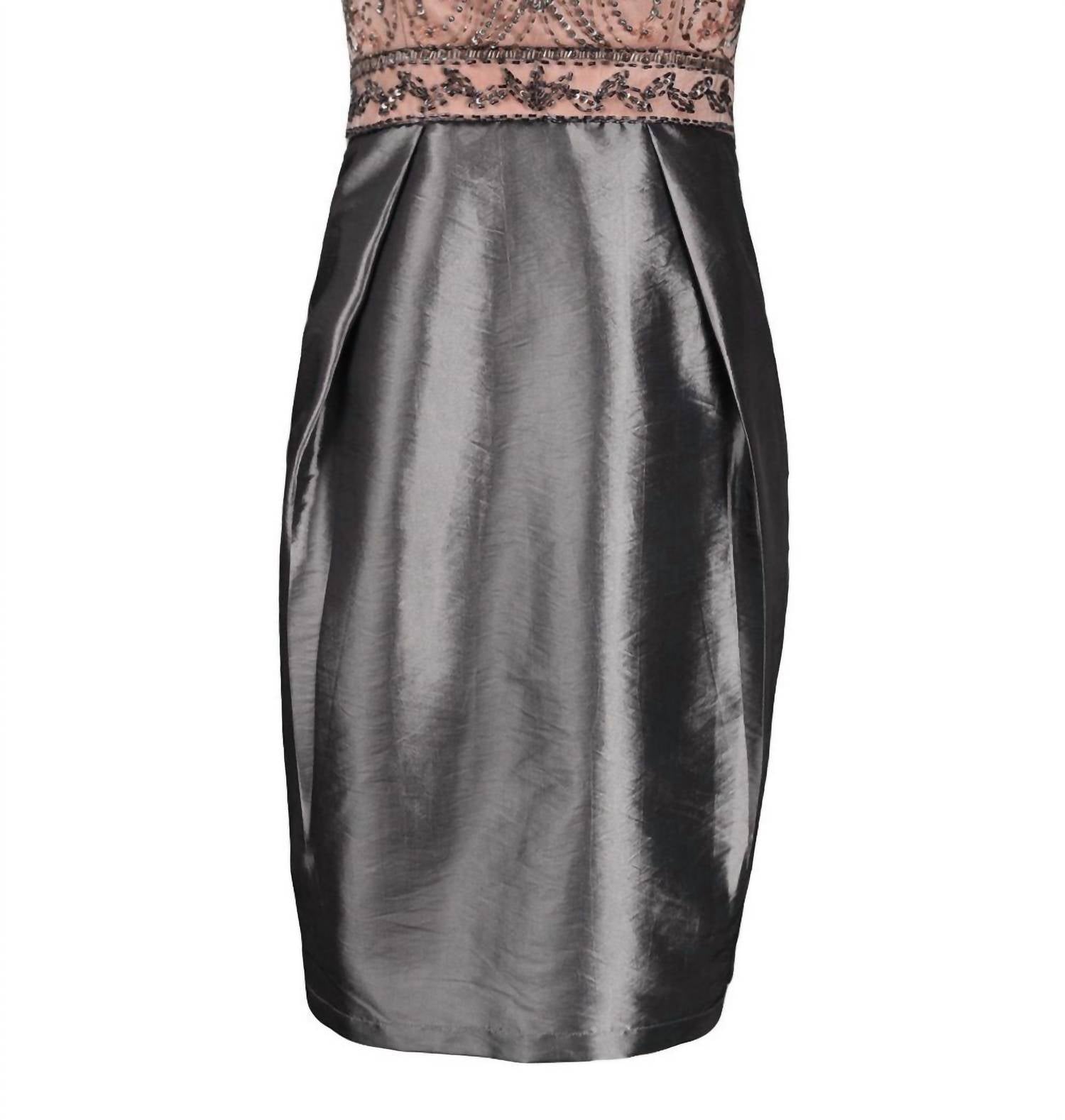 Платье с бусинами и завитками в угольном цвете Suewong
Платье с бусинами и завитками в угольном цвете Suewong