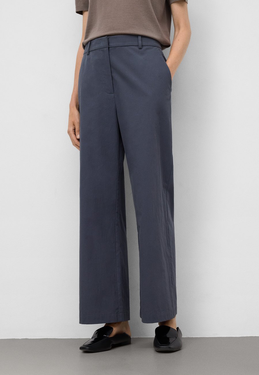 Брюки ADOLFO DOMINGUEZ STRAIGHT, Dark Grey
Брюки ADOLFO DOMINGUEZ STRAIGHT, Dark Grey