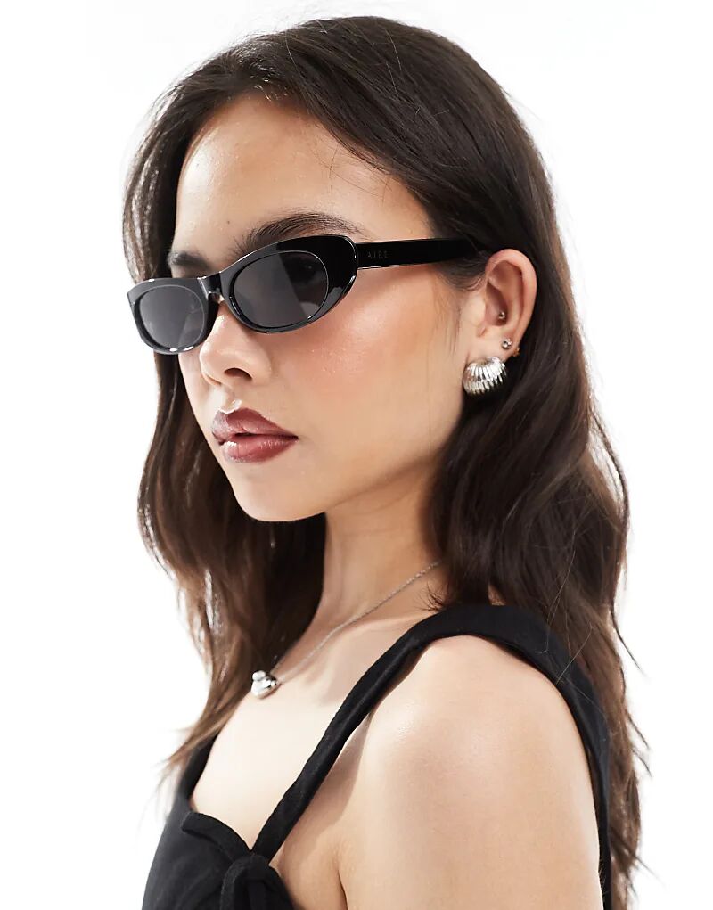 Тонкие овальные солнцезащитные очки Aire Avior черного цвета с дымчатыми линзами
Тонкие овальные солнцезащитные очки Aire Avior черного цвета с дымчатыми линзами