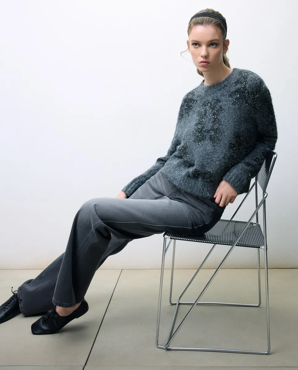 Женский джемпер с длинным рукавом, украшенный пайетками Tintoretto, светло-серый
Женский джемпер с длинным рукавом, украшенный пайетками Tintoretto, светло-серый