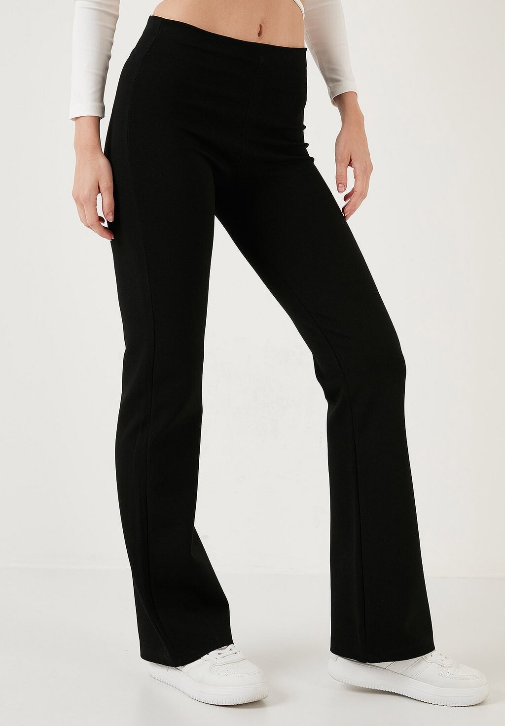 Брюки SLIM FIT LELA, черный
Брюки SLIM FIT LELA, черный