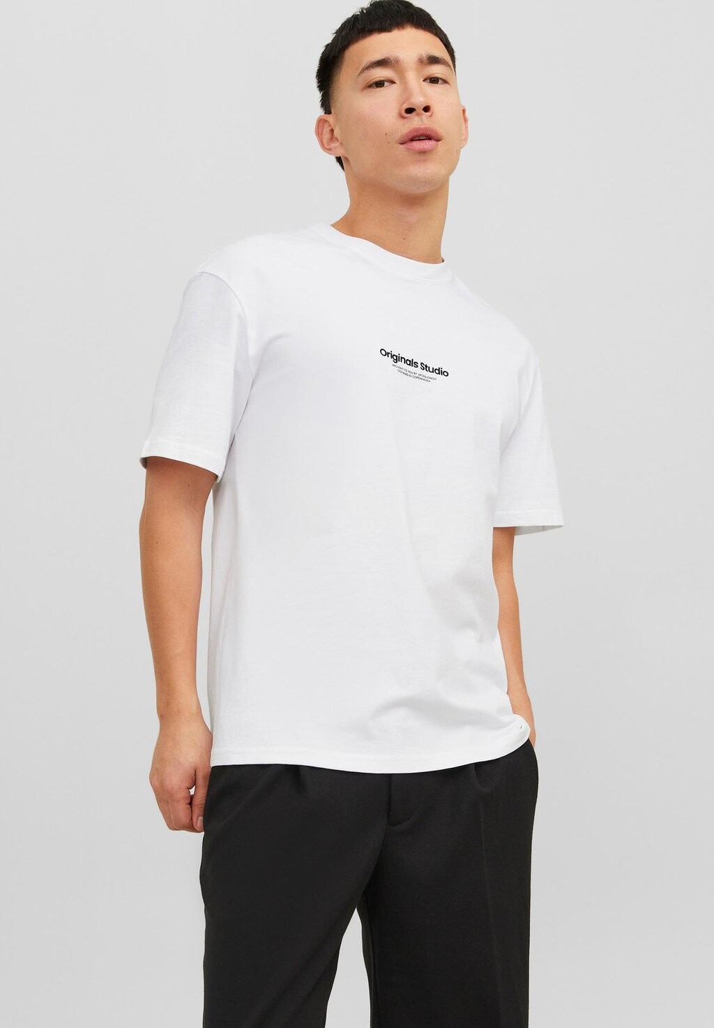 Футболка с принтом 2-ER PACK JORVESTER Jack & Jones, цвет weiß beige
Футболка с принтом 2-ER PACK JORVESTER Jack & Jones, цвет weiß beige