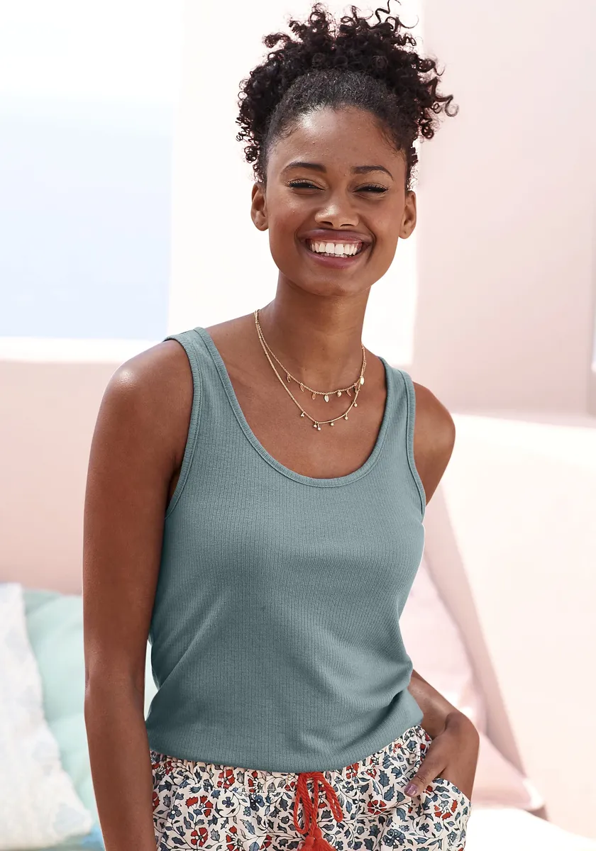 Пижамный топ LASCANA выполнен из трикотажа в рубчик, голубой
Пижамный топ LASCANA выполнен из трикотажа в рубчик, голубой