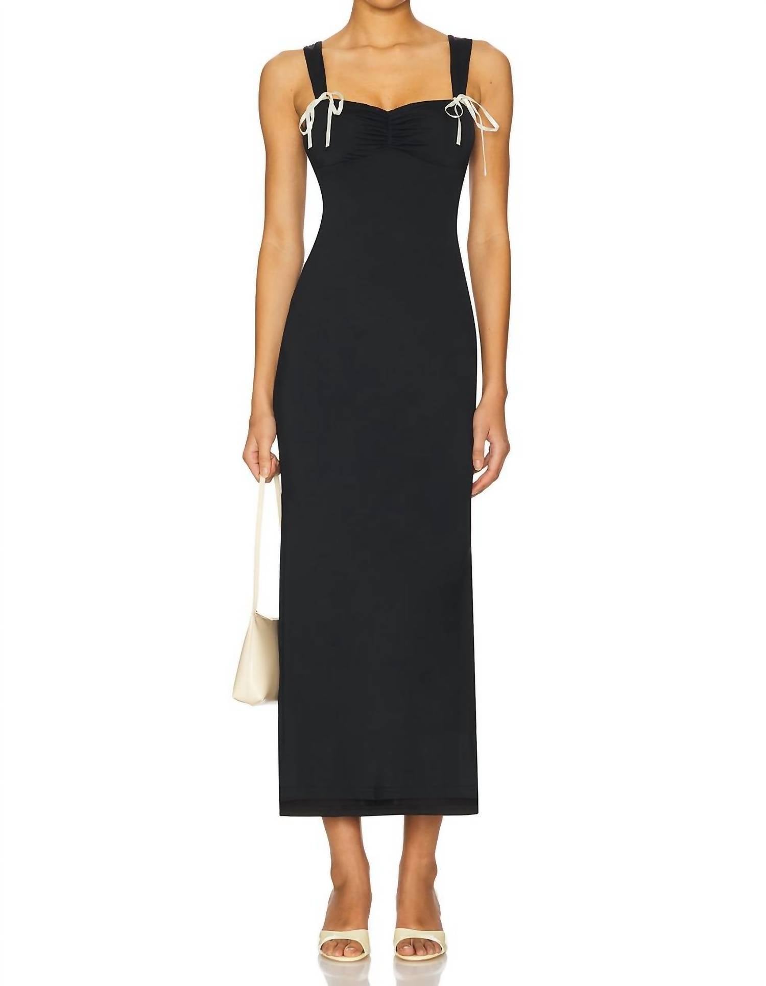 More To Come Длинное платье Kenzie черного цвета
More To Come Длинное платье Kenzie черного цвета