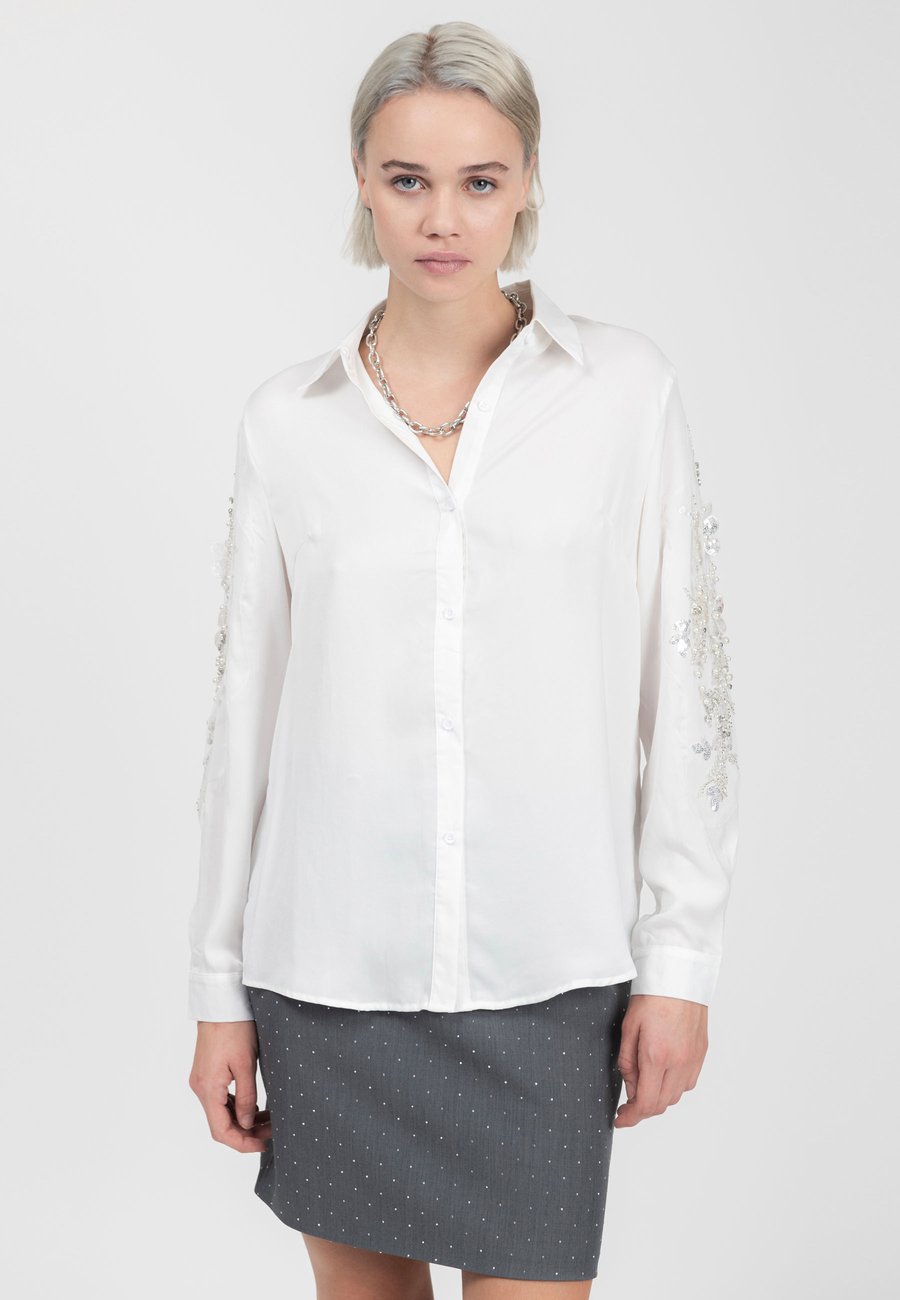 Блуза INFLUENCER BEJEWELED SLEEVES, Milk/White
Блуза INFLUENCER BEJEWELED SLEEVES, Milk/White