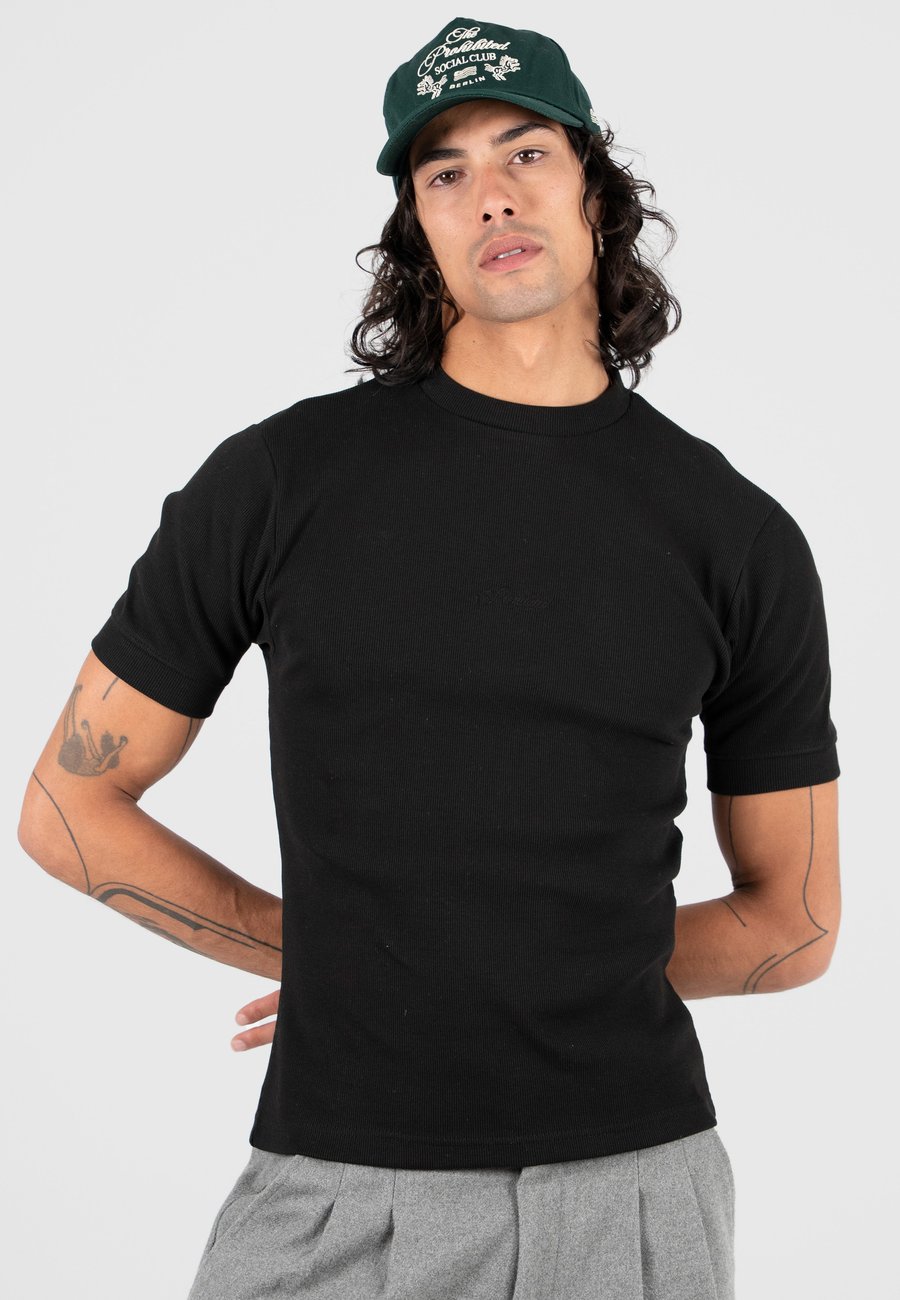 Футболка PROHIBITED THE SLIM TEE, Black, Черный, Футболка PROHIBITED THE SLIM TEE, Black
Футболка PROHIBITED THE SLIM TEE, Black, Черный, Футболка PROHIBITED THE SLIM TEE, Black