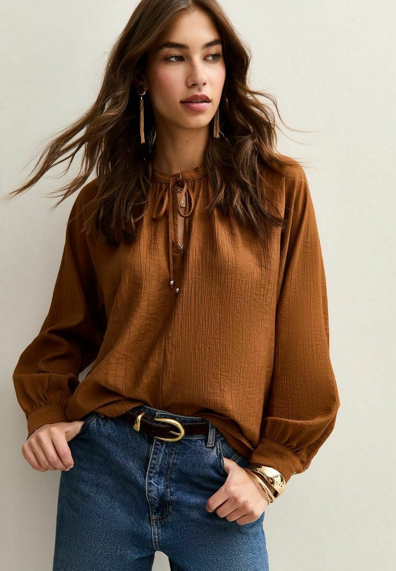 Блуза New Look TIE NECK LONG SLEEVE, Rust/Orange
Блуза New Look TIE NECK LONG SLEEVE, Rust/Orange