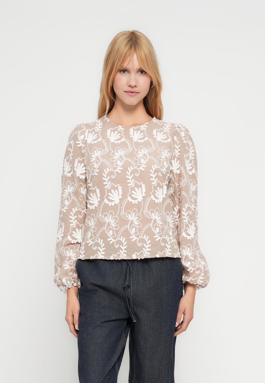 Блуза Object OBJMYA, Taupe
Блуза Object OBJMYA, Taupe