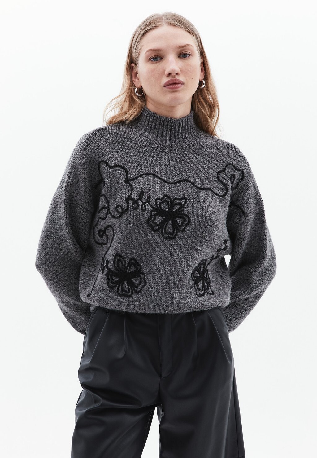 Джемпер OXXO, темно-серый
Джемпер OXXO, темно-серый