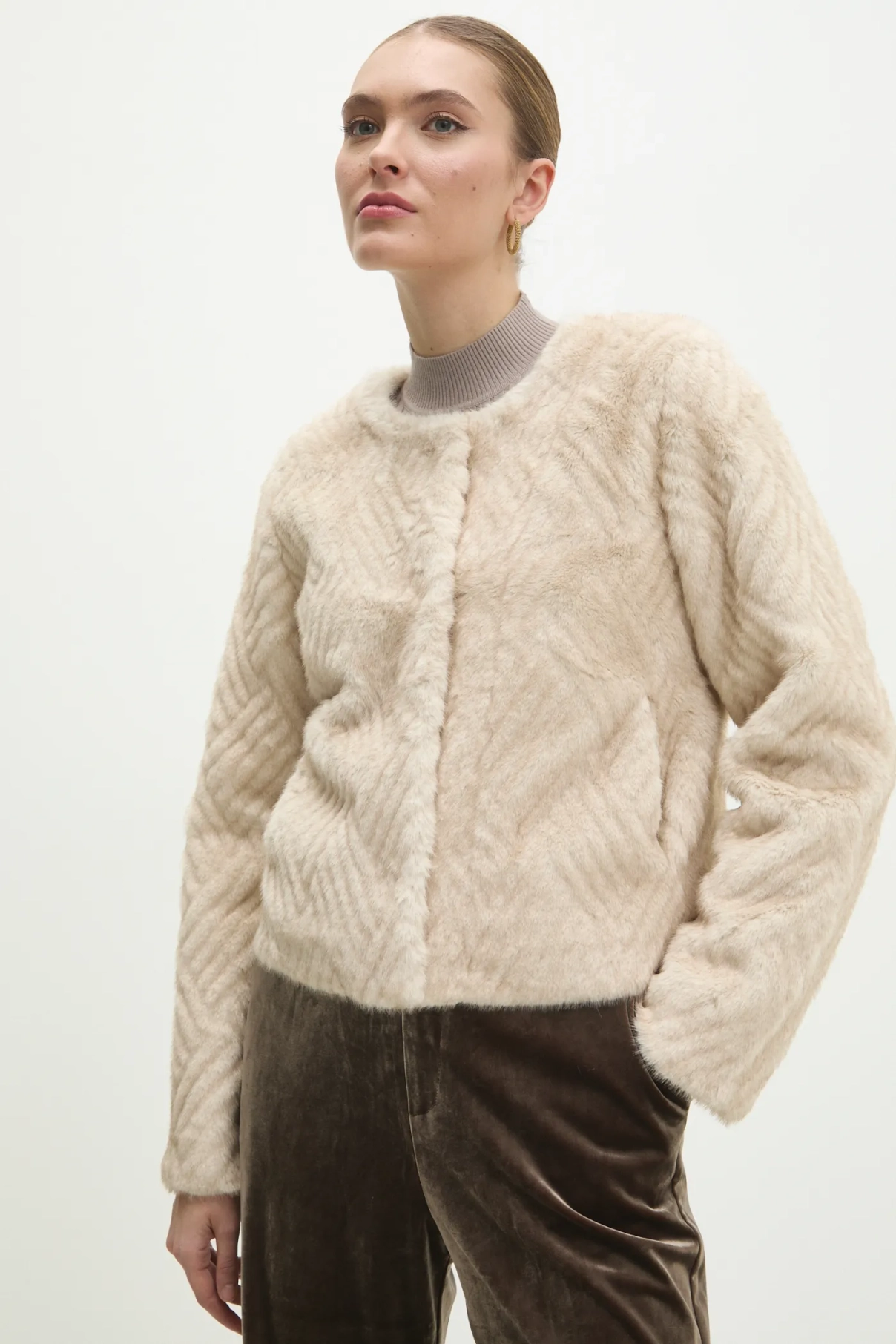 Куртка Answear Lab, бежевый
Куртка Answear Lab, бежевый