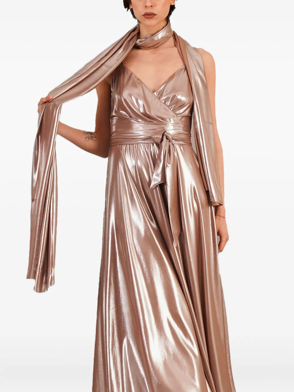 Драпированный шарф с эффектом металлик LE RJTANGE
Драпированный шарф с эффектом металлик LE RJTANGE