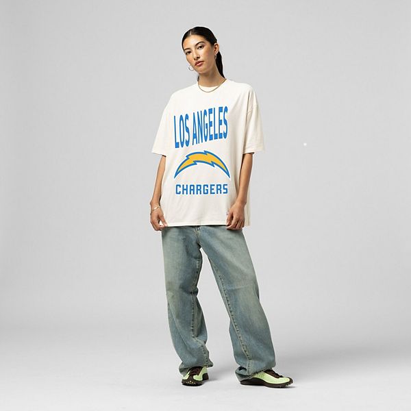 Женская футболка boyfriend с логотипом Los Angeles Chargers в кремовом цвете Mitchell & Ness, Бежевый, Женская футболка boyfriend с логотипом Los Angeles Chargers в кремовом цвете Mitchell & Ness
Женская футболка boyfriend с логотипом Los Angeles Chargers в кремовом цвете Mitchell & Ness, Бежевый, Женская футболка boyfriend с логотипом Los Angeles Chargers в кремовом цвете Mitchell & Ness