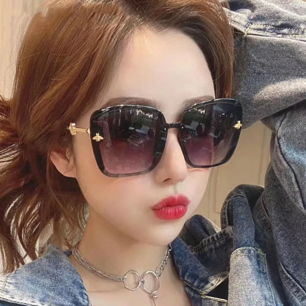 Солнцезащитные очки Fashion Bee большого размера для женщин и мужчин, винтажные металлические, универсальные солнцезащитные очки для женщин generic, Green Gray
Солнцезащитные очки Fashion Bee большого размера для женщин и мужчин, винтажные металлические, универсальные солнцезащитные очки для женщин generic, Green Gray