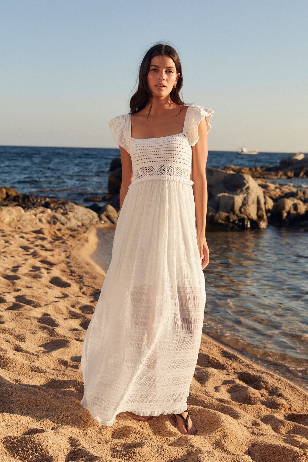 Платье крючком с расклешенными рукавами Next, белый
Платье крючком с расклешенными рукавами Next, белый