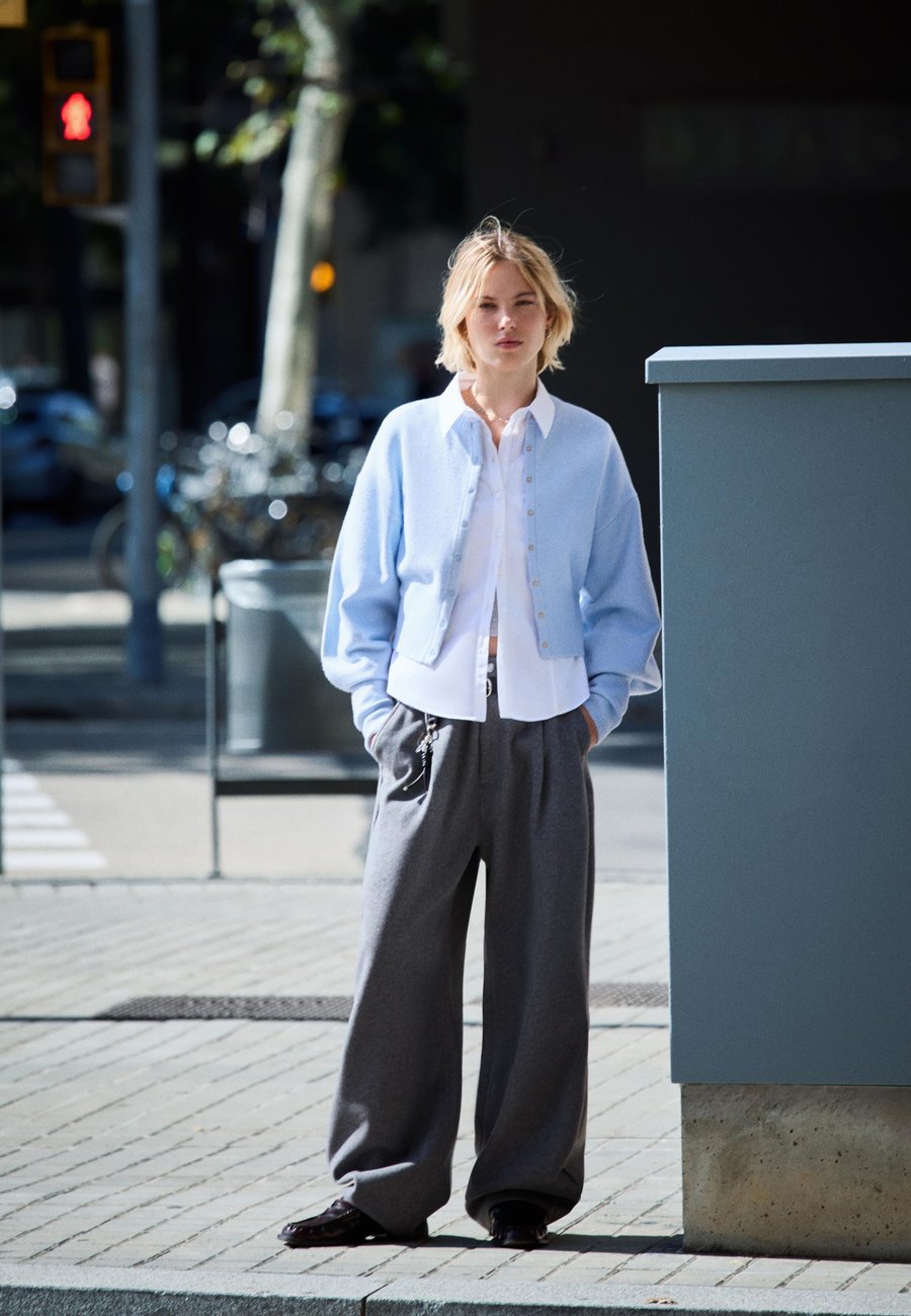 Кардиган Bershka Cardigan, Light Blue
Кардиган Bershka Cardigan, Light Blue