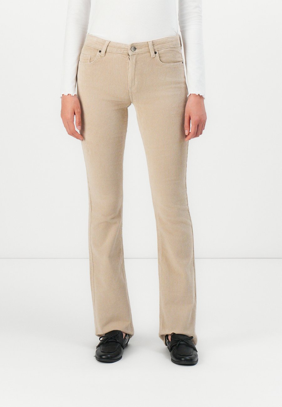 Брюки ONLY ONLMARY GLOBAL FLARED , Oatmeal/Beige
Брюки ONLY ONLMARY GLOBAL FLARED , Oatmeal/Beige