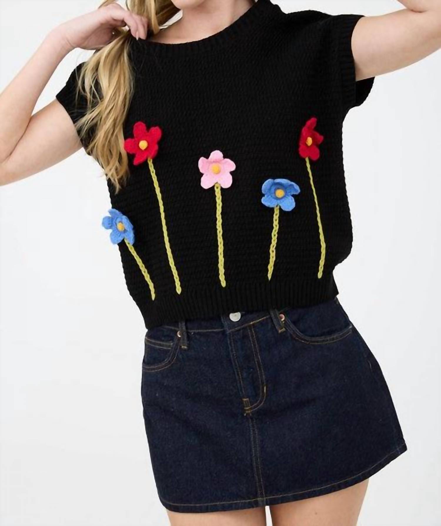 Черный 3D вязаный цветочный топ с коротким рукавом Blu Pepper
Черный 3D вязаный цветочный топ с коротким рукавом Blu Pepper