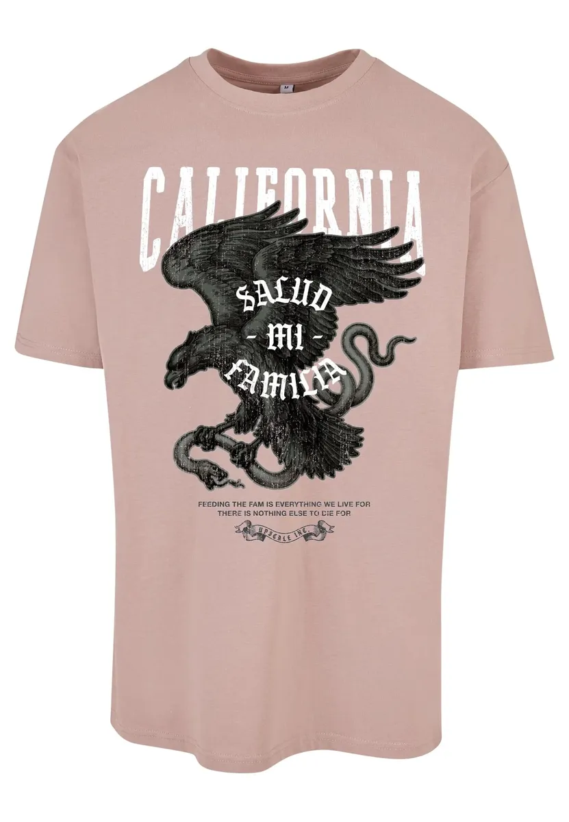 Футболка Upscale by Mister Tee "Upscale by Mister Tee Футболка унисекс La Familia Heavy Oversize ", цвет Duskrose
Футболка Upscale by Mister Tee "Upscale by Mister Tee Футболка унисекс La Familia Heavy Oversize ", цвет Duskrose