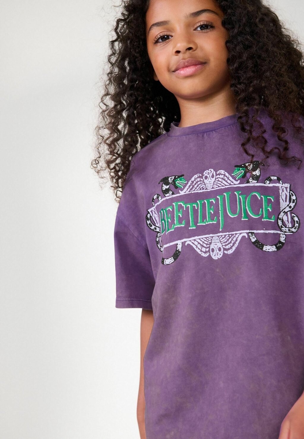 Футболка с принтом BEETLEJUICE Next, фиолетовый
Футболка с принтом BEETLEJUICE Next, фиолетовый