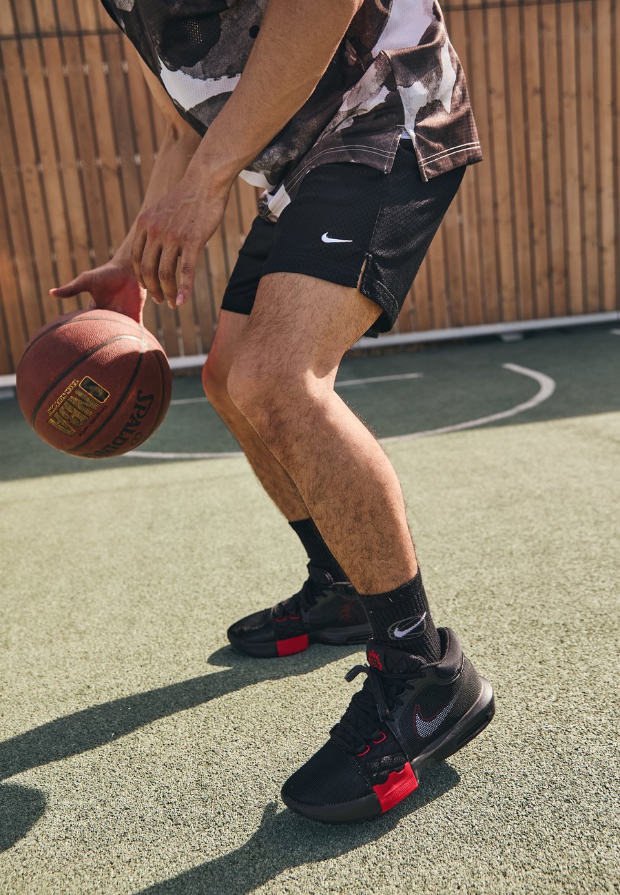 Спортивные шорты Nike Performance MESH SHORT 5IN, Black/White/Black
Спортивные шорты Nike Performance MESH SHORT 5IN, Black/White/Black