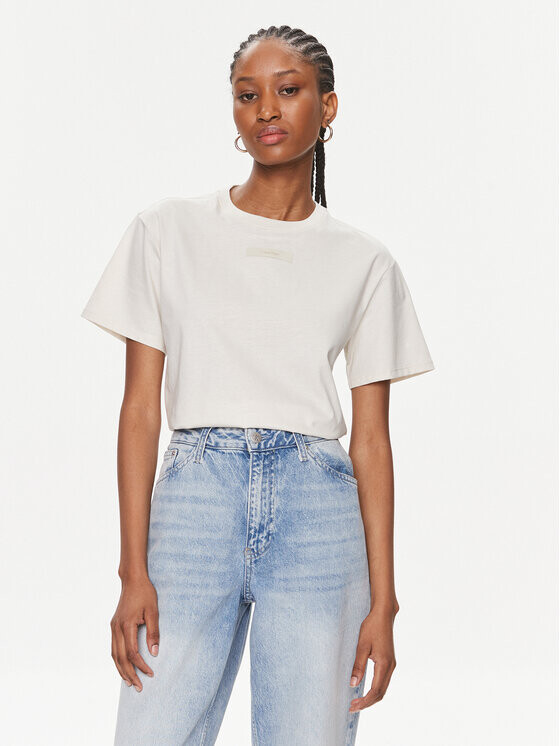 Футболка стандартного кроя Calvin Klein, экрю
Футболка стандартного кроя Calvin Klein, экрю