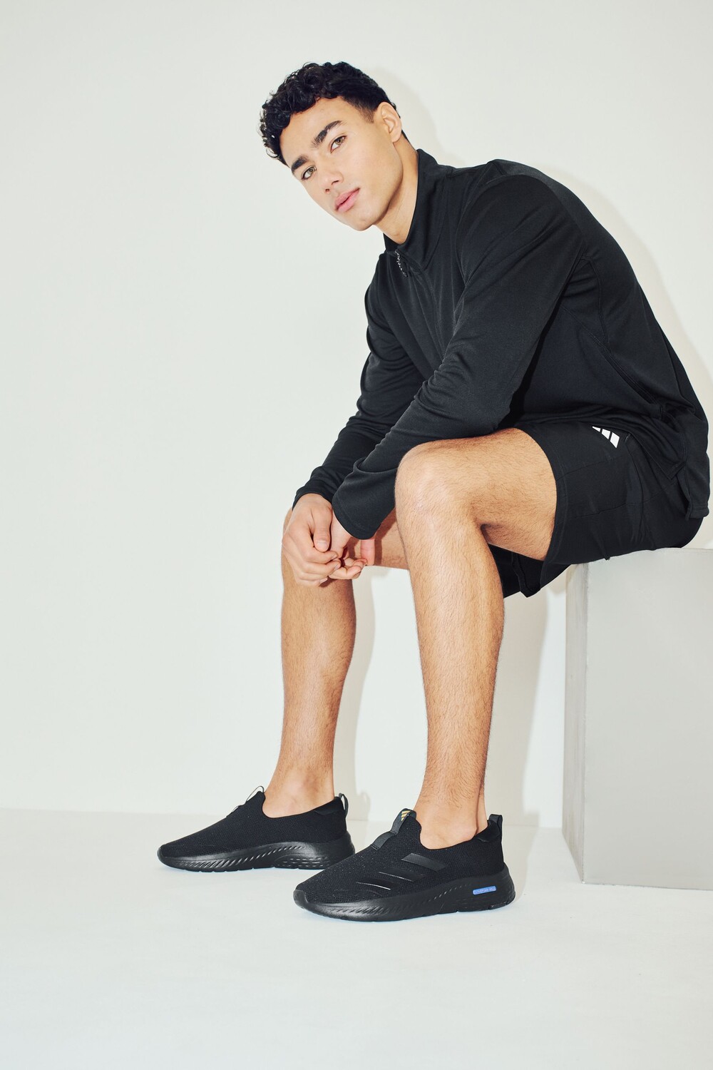 Кроссовки для шезлонгов Cloudfoam Move Adidas, черный
Кроссовки для шезлонгов Cloudfoam Move Adidas, черный