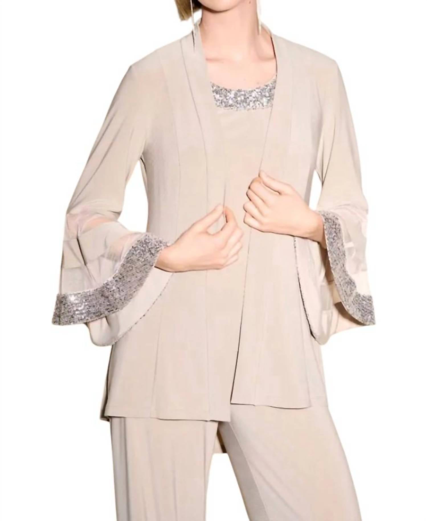 Расклешенный топ с сетчатыми вставками в цвете латте/серебро Joseph Ribkoff, цвет latte/silver
Расклешенный топ с сетчатыми вставками в цвете латте/серебро Joseph Ribkoff, цвет latte/silver