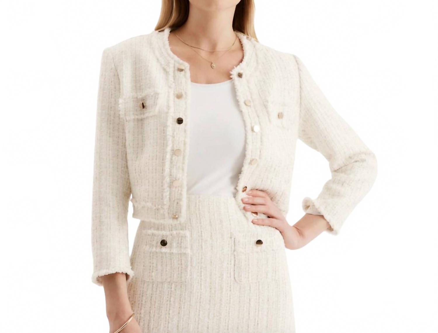 Жакет Jackie Boucle цвета слоновой кости Tyler Boe
Жакет Jackie Boucle цвета слоновой кости Tyler Boe