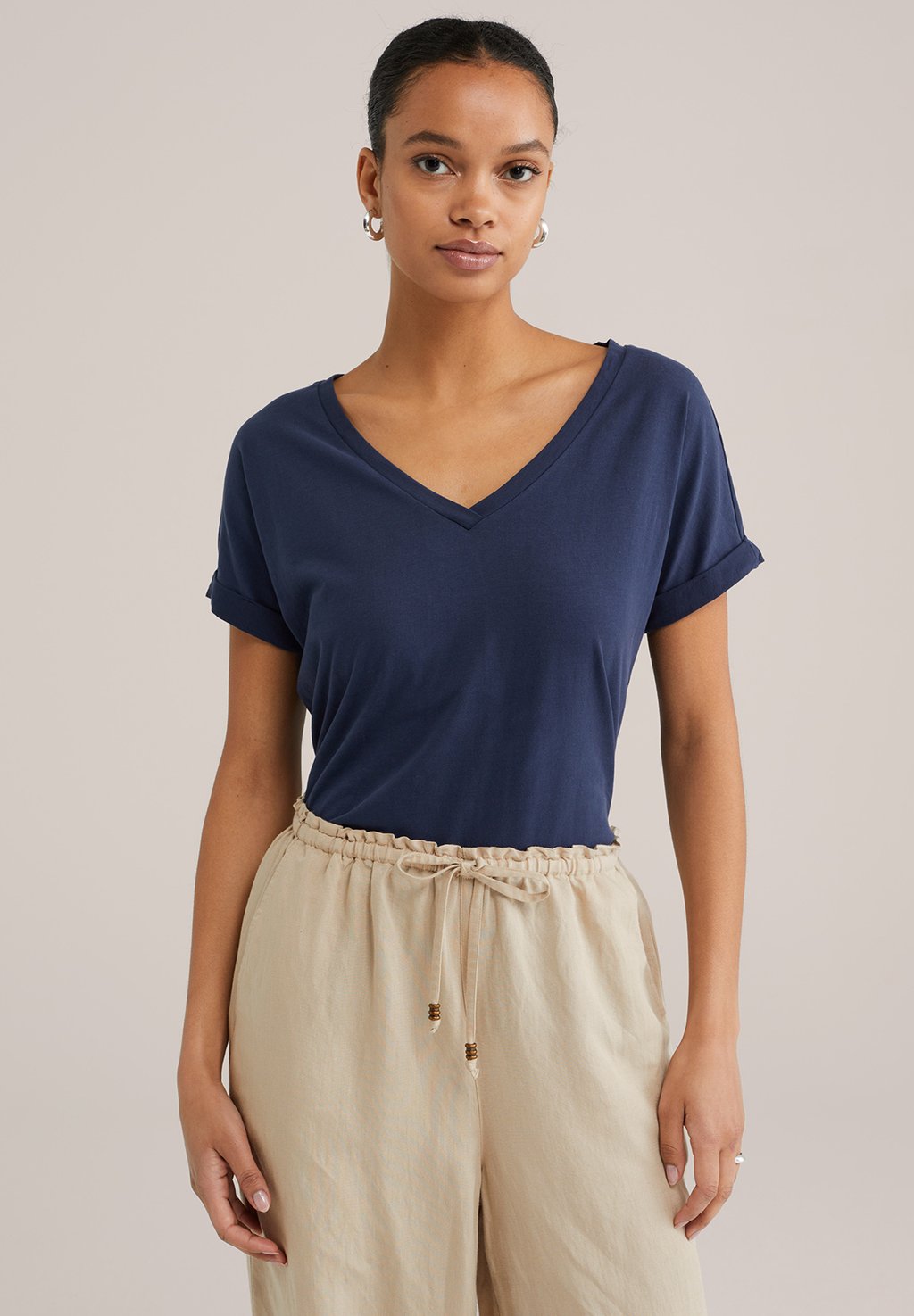 Базовая футболка WE Fashion, темно-синий
Базовая футболка WE Fashion, темно-синий