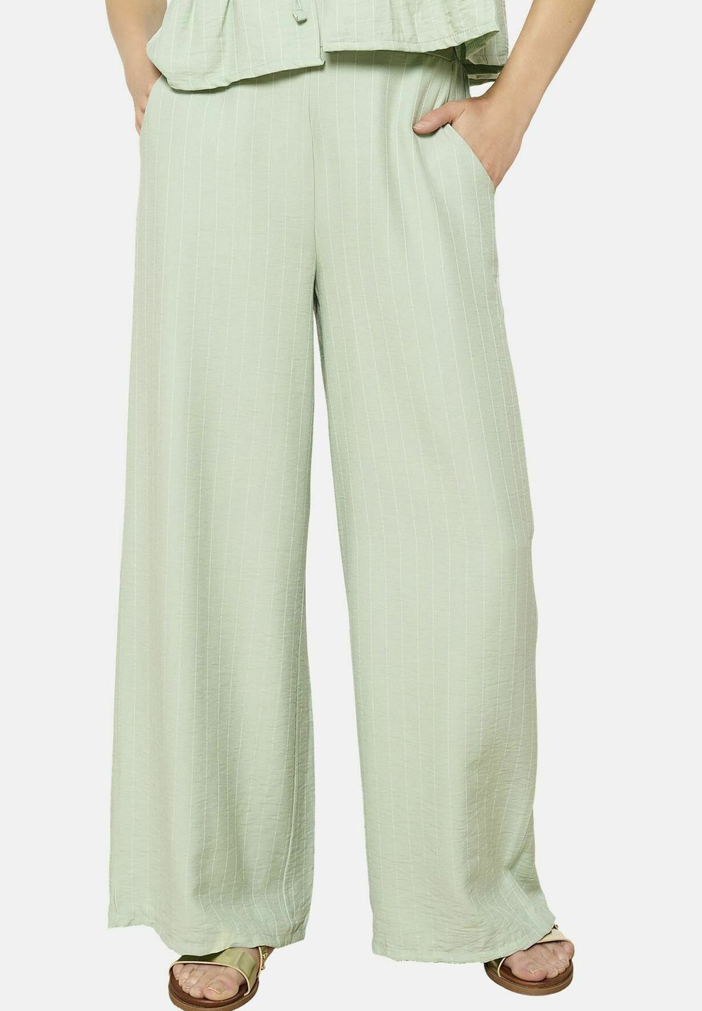 Брюки FLOWING STRIPED LolaLiza, зеленый
Брюки FLOWING STRIPED LolaLiza, зеленый