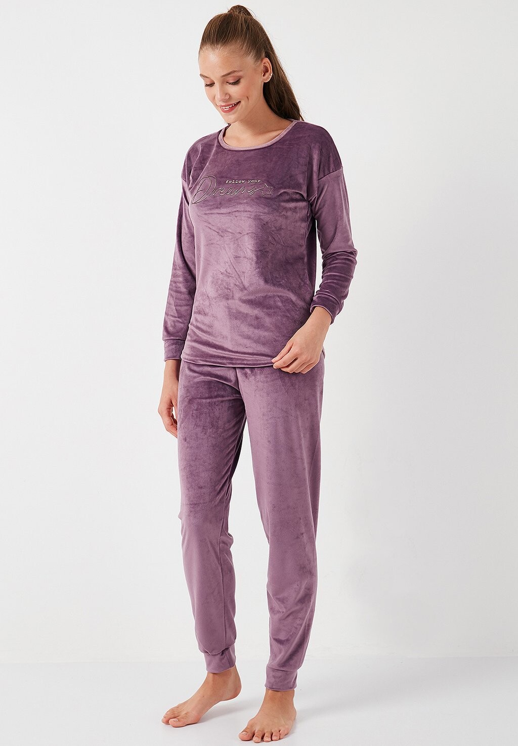 Пижамный комплект SET REGULAR FIT LELA, сиреневый
Пижамный комплект SET REGULAR FIT LELA, сиреневый